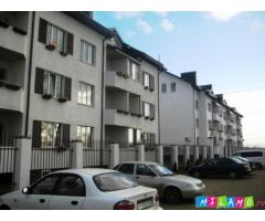 продаю 2 к.кв. на Комарова